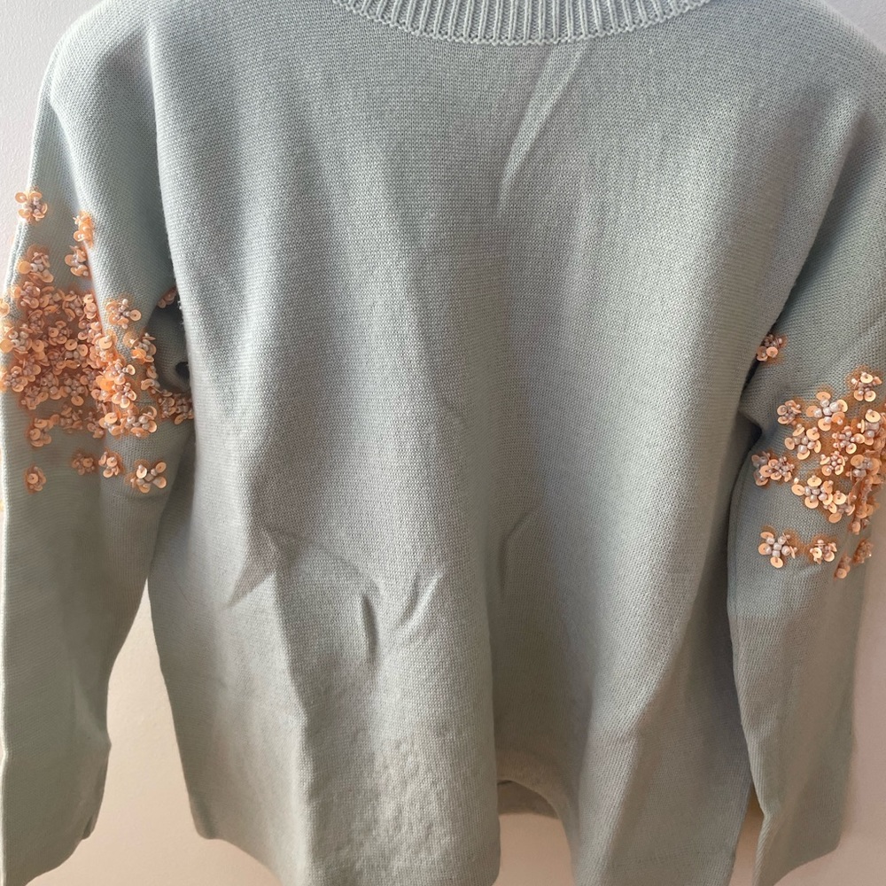 j. crew blue thick sweater with orange 3d design size xs